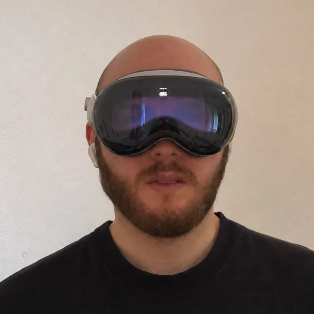 Stefano wearing an Apple Vision Pro.
